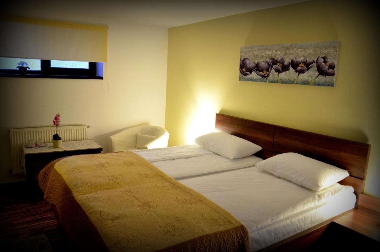 Cazare La Troita Otel Codlea Dış mekan fotoğraf