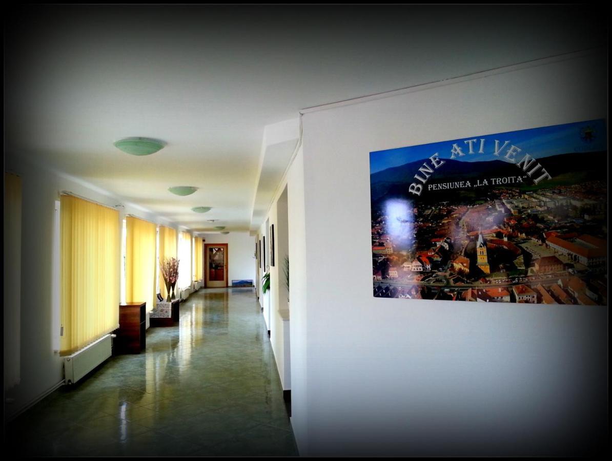 Cazare La Troita Otel Codlea Dış mekan fotoğraf