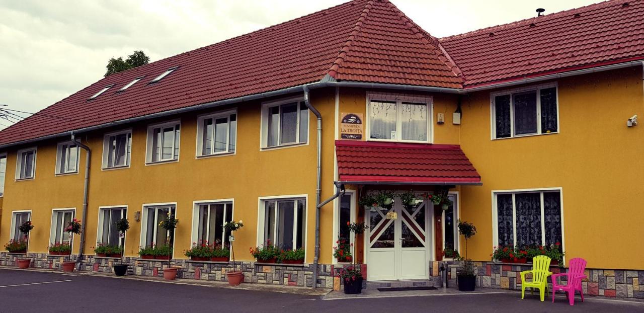 Cazare La Troita Otel Codlea Dış mekan fotoğraf