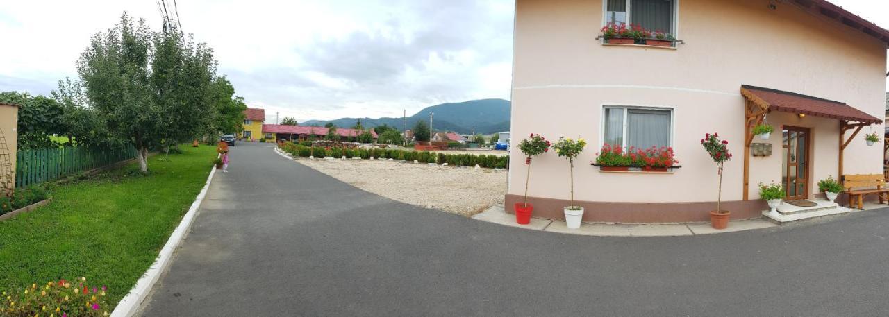Cazare La Troita Otel Codlea Dış mekan fotoğraf