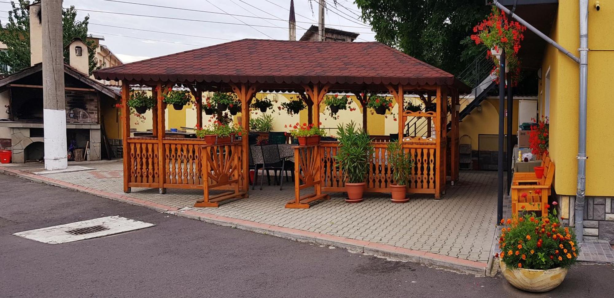 Cazare La Troita Otel Codlea Dış mekan fotoğraf